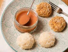 Glutenfreie Topfenknödel mit Rhabarbermus