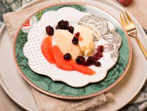 Grapefruit-Grießmousse mit Cranberry-Kompott