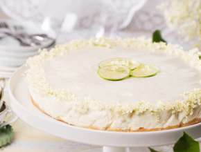 Hollerblüten-Limetten-Torte