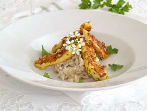 Hühnerbruststreifen in Kräuterkruste mit Kernölrisotto