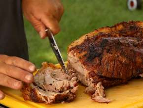 Schweinsbraten mit Kruste vom Grill