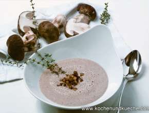 Bild zu: Steinpilz-Schaumsuppe