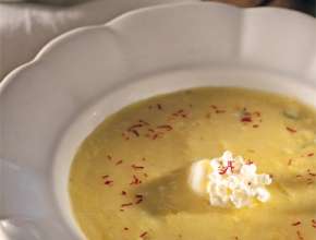 Bild zu: Mais-Safran-Suppe