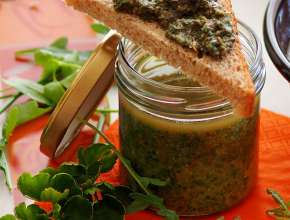 Veganes Kräuterpesto