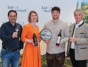 Stefan Potzinger/Obmann Wein Steiermark, Julia Krispel/Weingut Krispel, Florian Lieleg/Weingut Adam-Lieleg, Werner Luttenberger/Geschäftsführer Wein Steiermark (v.l.n.r.) | Foto: ©Wein Steiermark/ Fotokuchl Johannes Polt