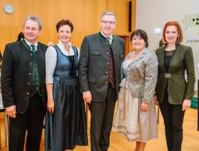 Ökonomierrat Franz Titschenbacher, Vizepräsidentin Maria Pein, neuer Präsident Andreas Steinegger, Landeshauptmann-Stellvertreterin Manuela Khom und Landesrätin Simone Schmiedtbauer (v. l. n. r.) 