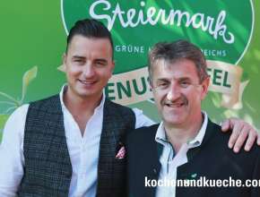 Manfred Hohensinner (Frutura), Andreas Gabalier beim Apfelpflücken