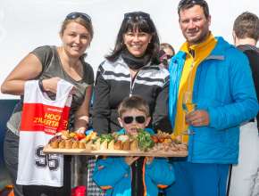 Christina Mutenthaler, Martha Schultz und Stefan Eberharter mit Sohn Felix