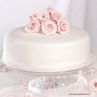 Festtagstorte mit Eierlikörcreme | Foto: Mona Lorenz Eierlikörtorte - Festtagstorte