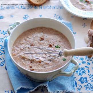 Oberösterreichische Brotsuppe mit Knoblauch