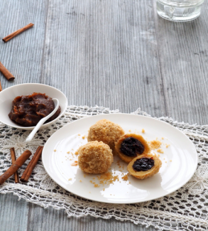 Brandteigknödel mit Dörrzwetschkenfülle