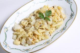 Gebratenes Weißkraut mit Nockerln