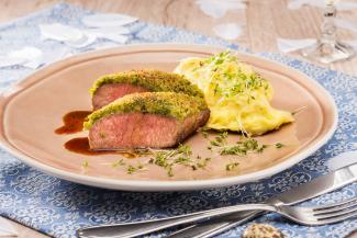 Lammrückensteaks mit Kräuterkruste