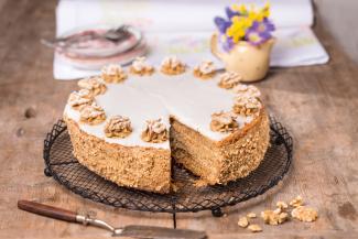Nusstorte mit Kaffeefülle 