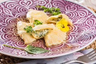 Ravioli mit Brennnessel-Vogelmiere-Fülle