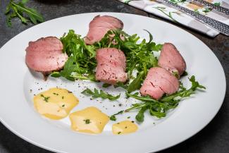 Schweinefilet sous vide auf Sauce hollandaise