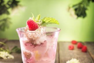 Holunderblüten-Sauerrahm-Eis