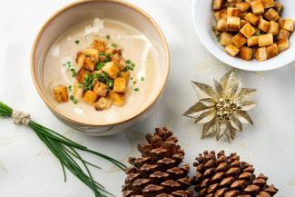 Maroni-Selleriecremesuppe mit Lebkuchencroûtons