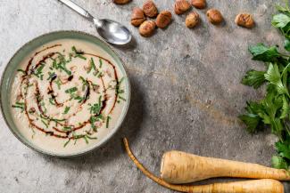 Pastinakencremesuppe mit Maroni