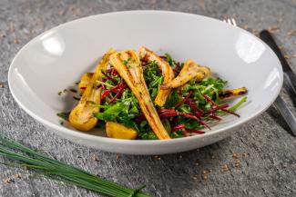 Wintersalat mit gerösteten Pastinaken