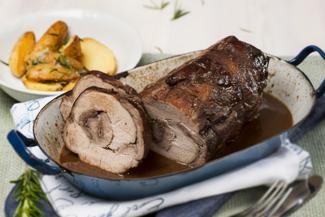 Gerollter Lammbraten mit Rosmarinerdäpfeln