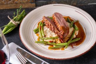 Knusprig rosa gebratene Entenbrust 