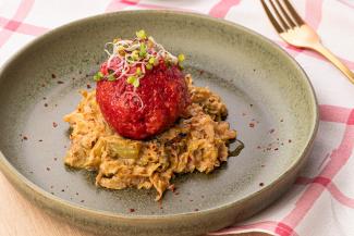 Rote-Rüben-Knödel mit Rahmwirsing