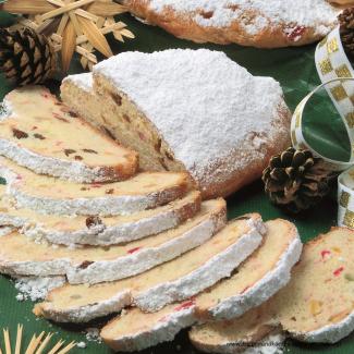 Traditioneller Christstollen