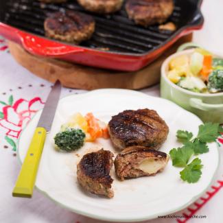 Faschierte Laibchen mit Mozzarellafülle