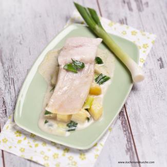 Gedämpftes Welsfilet auf Frühlingszwiebel-Ragout