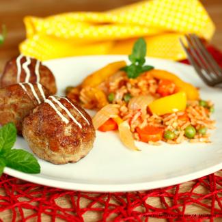 Fleischbällchen mit Gemüsereis