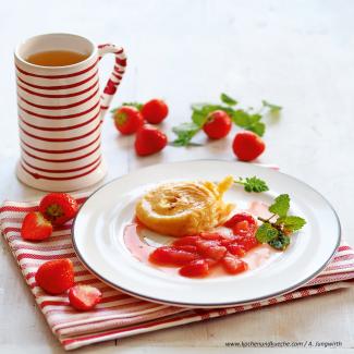 Gebackener Schafkäse im Most-Zimt-Backteig mit Erdbeer-Most-Ragout