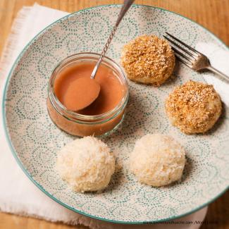 Glutenfreie Topfenknödel mit Rhabarbermus