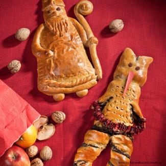 Nikolaus und Krampus aus Germteig