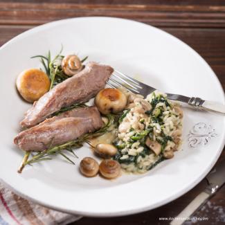 Lammfilets mit Spinat-Champignon-Risotto