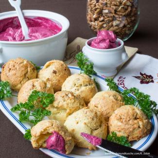 Nuss-Käse-Bällchen