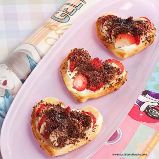 Süße Brioche-Herzerl-Toasts