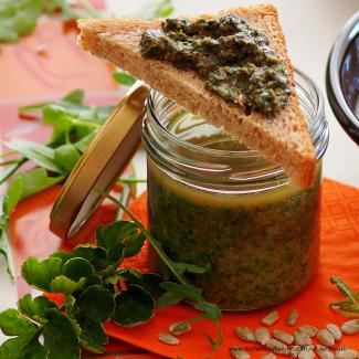 Veganes Kräuterpesto