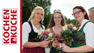 Bild zu: Steirische Weinkönigin 2015 und ihre Hoheiten