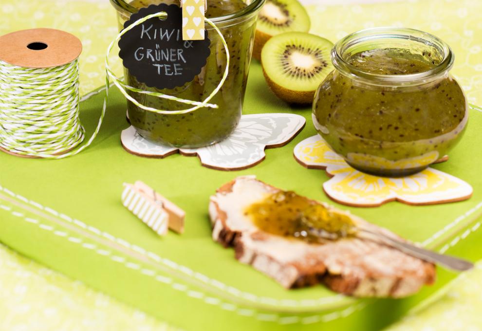 Kiwi-Marmelade mit grünem Tee 