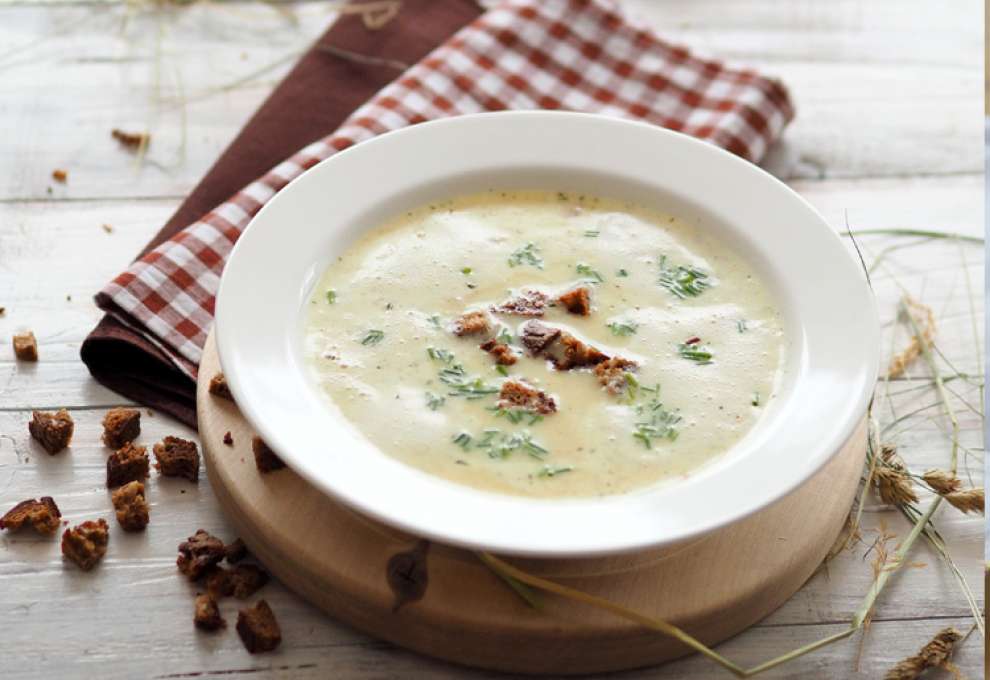 Сырный суп с плавленным сыром дружба. Немецкий сырный суп Käsesuppe. Немецкий сырный суп. Баварский сырный суп. Сырный крем суп из моцареллы.