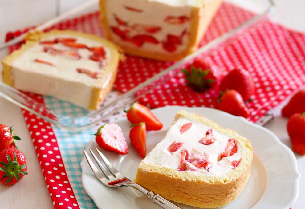 Erdbeerroulade Mit Marinierten Erdbeeren - Rezepte Suchen