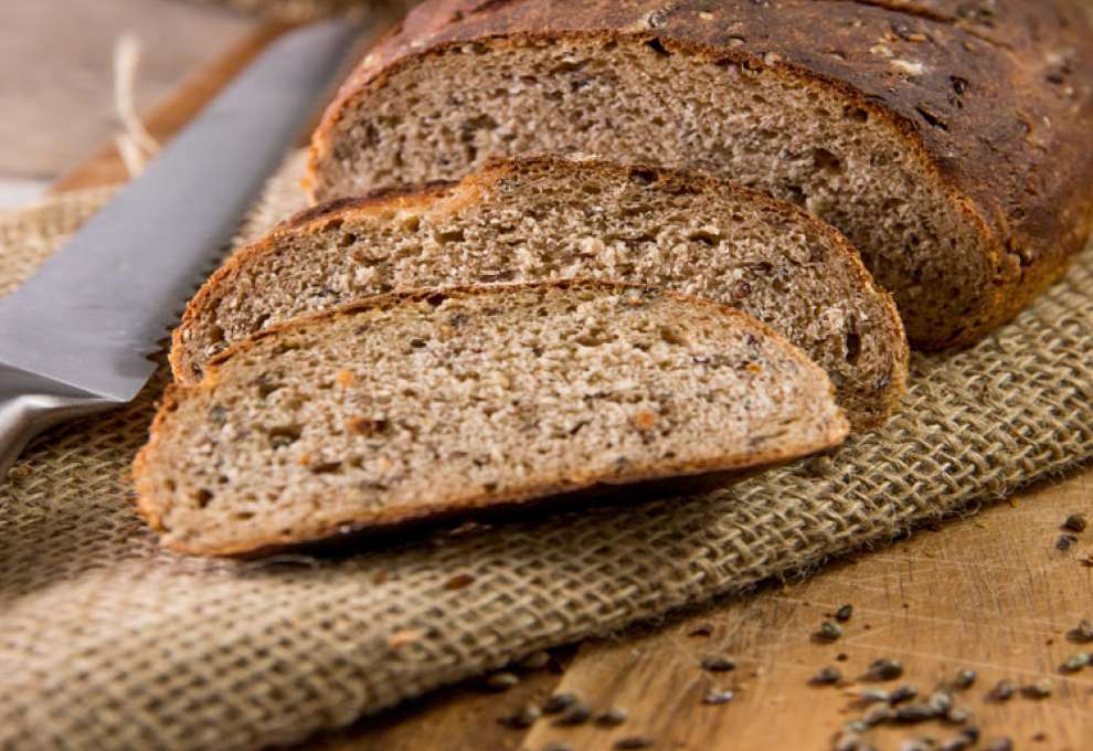 Körnerbrot mit Hanfsamen