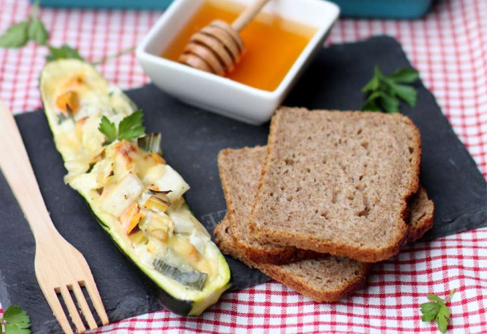 Gefüllte Zucchini mit Honig 