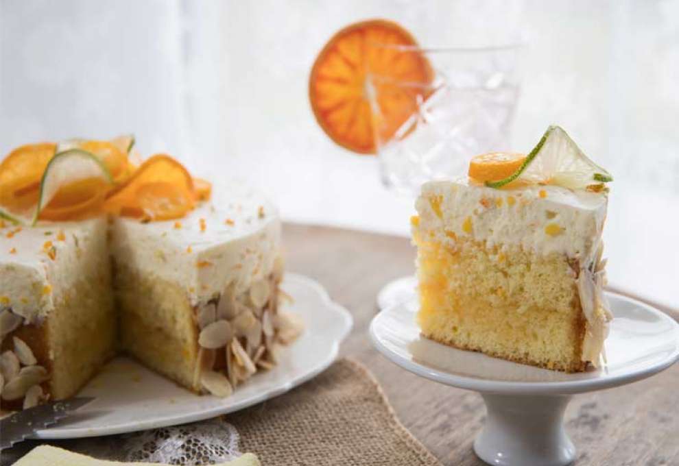 Topfencremetorte mit Orangen und Limetten