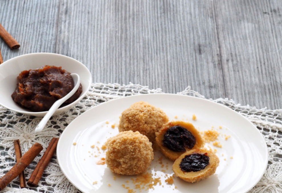 Brandteigknödel mit Dörrzwetschkenfülle