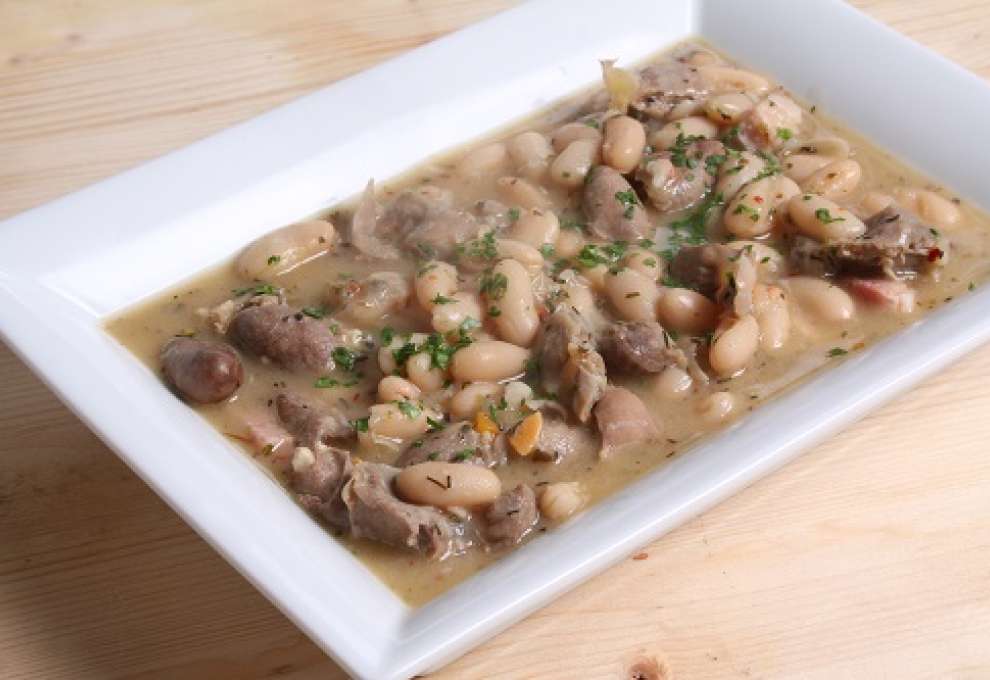 Bohnentopf mit Hühnerherzen 