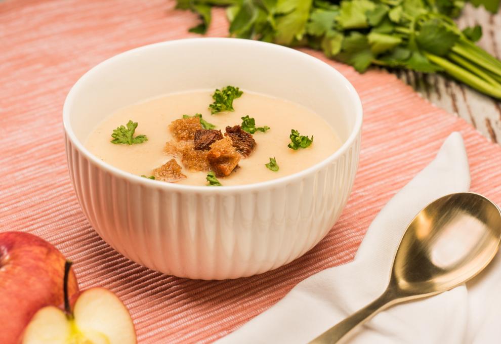 Apfel-Sellerie-Suppe