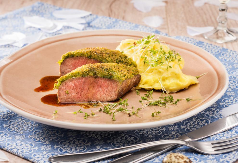 Lammrückensteaks mit Kräuterkruste