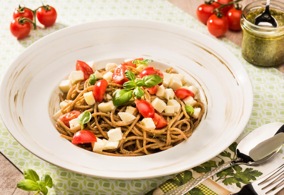 Spaghetti mit Basilikumpesto